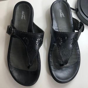 Dansko black thong sandals size 40